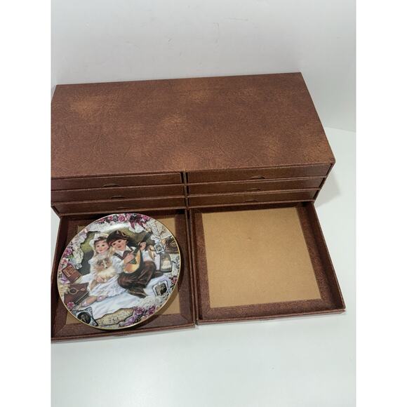 Bradex Seasons Cabinet Plates Cats Friends Etc Porcelain 7.75” Lot Of 7 & Case - Picture 2 of 13